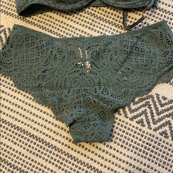 Victoria’s Secret Bra NWOT & Panty NWT set - Picture 7 of 7